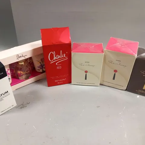 APPROXIMATELY 10 ASSORTED BOXED FRAGRANCES TO INCLUDE; AVON, CHARLIE AND THE SCENT RESERVE