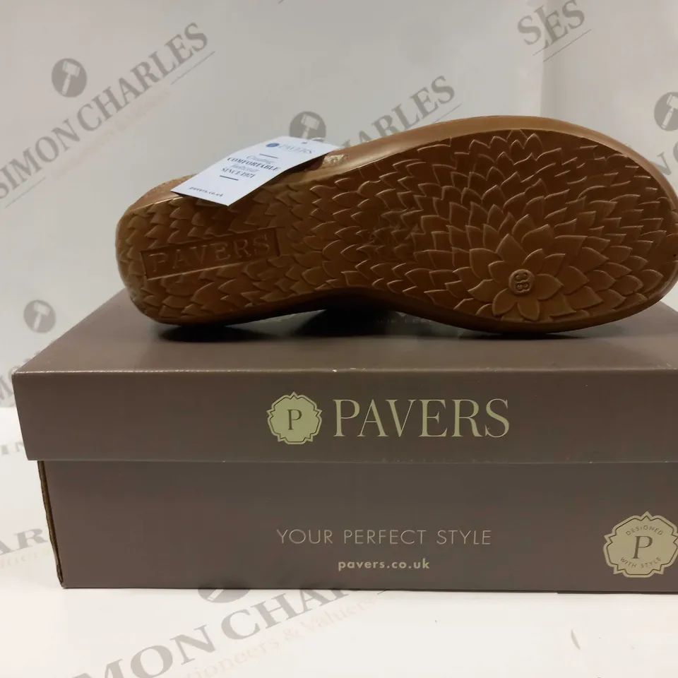 BOXED PAIR OF PAVERS WBINS35144 DENIM SANDALS UK SIZE 5 