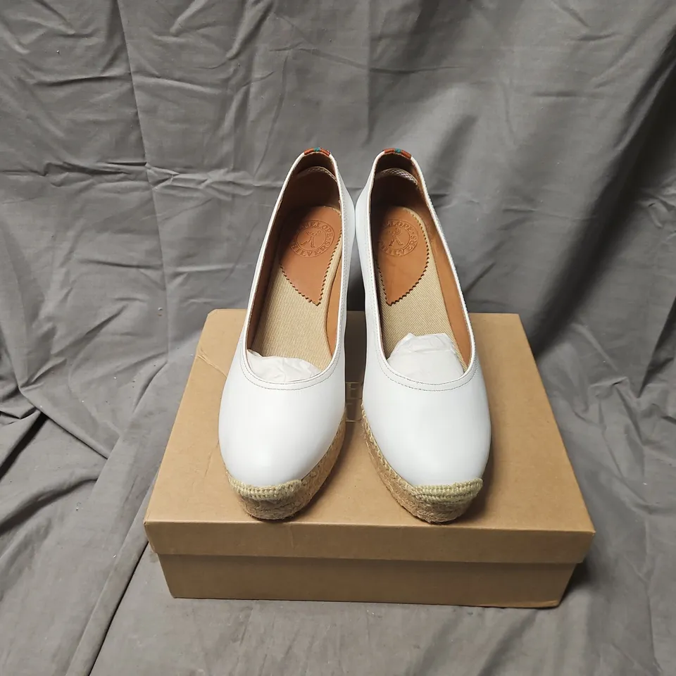 BOXED PENELOPE CHILVERS LEATHER ESPADRILLE WEDGE, WHITE – UK 8 (EU 41)