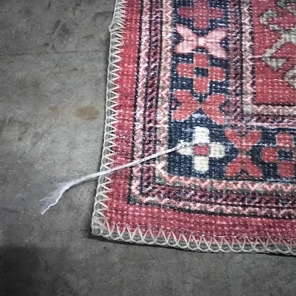 QUALITY DESIGNER RUG APPROXIMATELY 222X158CM