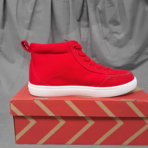 BOXED PAIR OF BILLY CLASSIC WDR HIGH TOP SHOES SIZE 3W