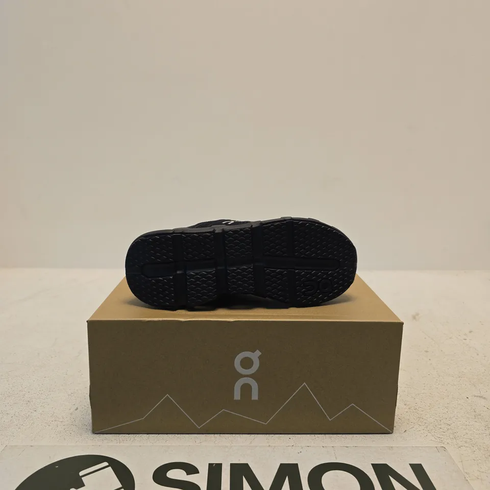 ON RUNNING CLOUDSWIFT KIDS BLACK TRAINERS – US 1 (UK CHILDREN'S 13.5)