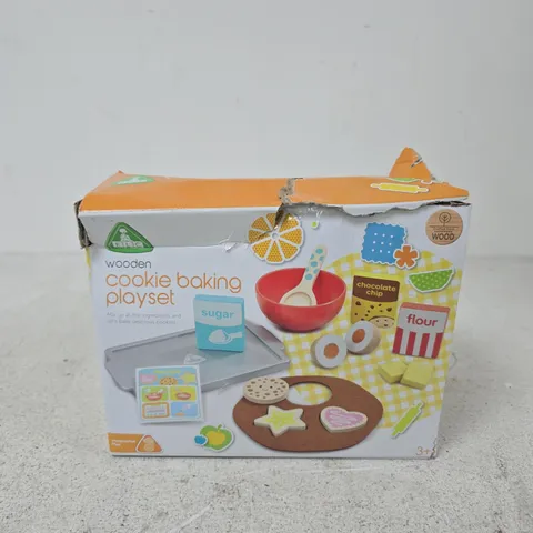 WOODEN COOKIE BAKING PLAYSET – BOXED