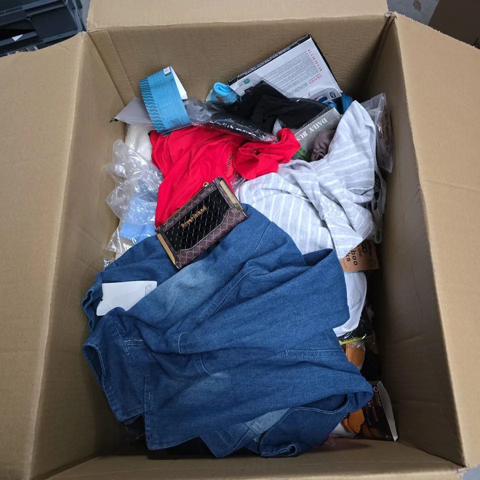 BOX OF APPROXIMATELY 30 ASSORTED ITEMS OF CLOTHING INCLUDING MOUNTAIN WAREHOUSE FLEECE SIZE 12, KIDS JURASSIC WORLD JUMPER AGE 6-7, SAVIDA PINK PATTERN JUMPER SIZE MEDIUM AND FLORA PATTERN TIE