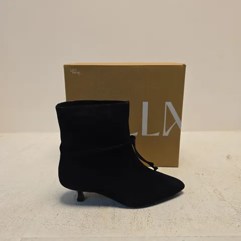 CALLA MAISIE BLACK SUEDE BOOT – UK 6.5 (EU39)