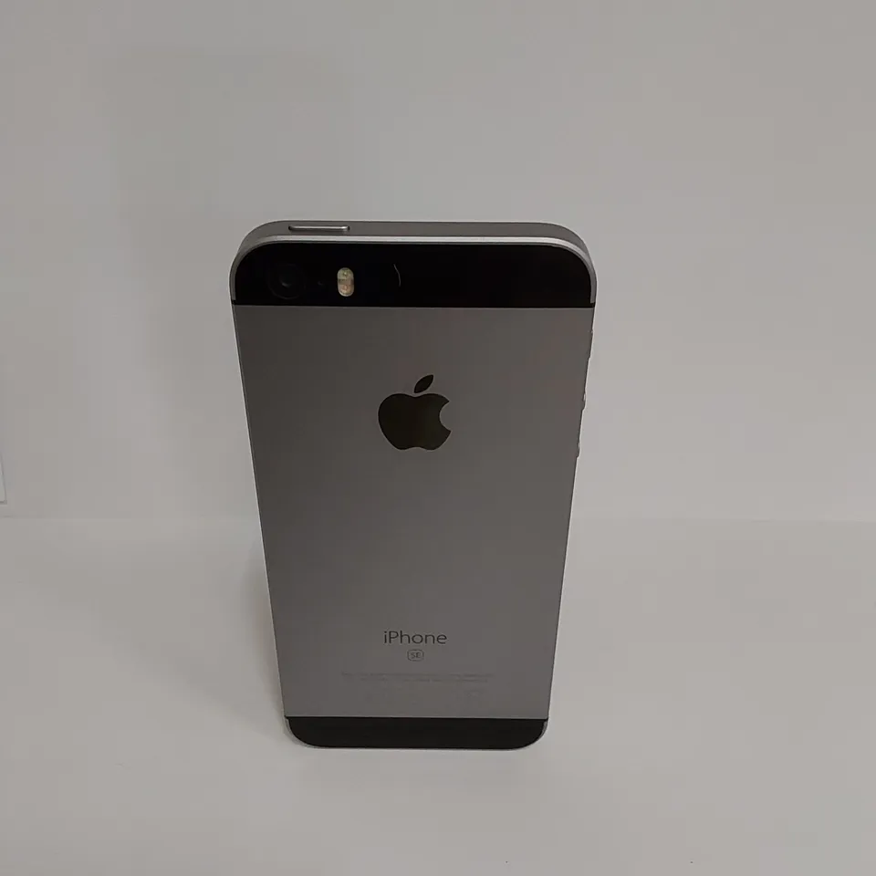 BOXED IPHONE SE IN SPACE GREY 32GB, MODEL: A1723