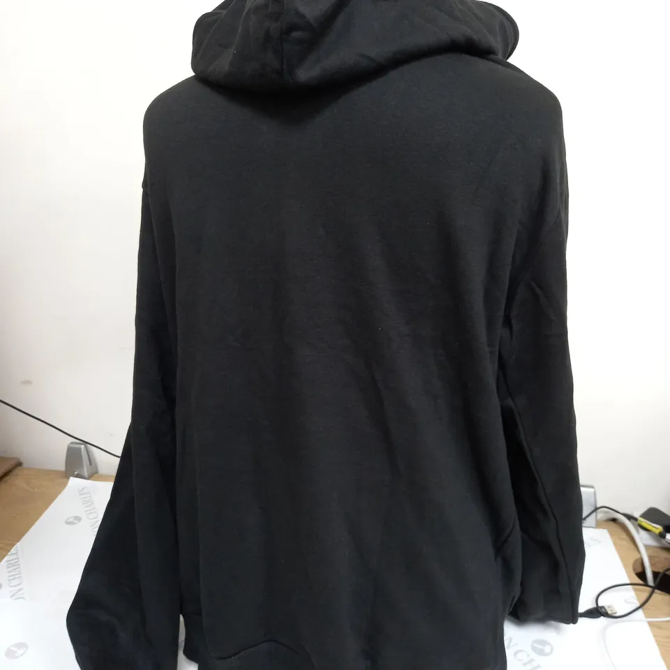 EMPORIO ARMANI RAISED LOGO HOODED JUMPER IN BLACK - XL