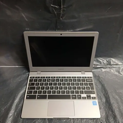 SAMSUNG CHROMEBOOK LAPTOP – SILVER, CHROME OS