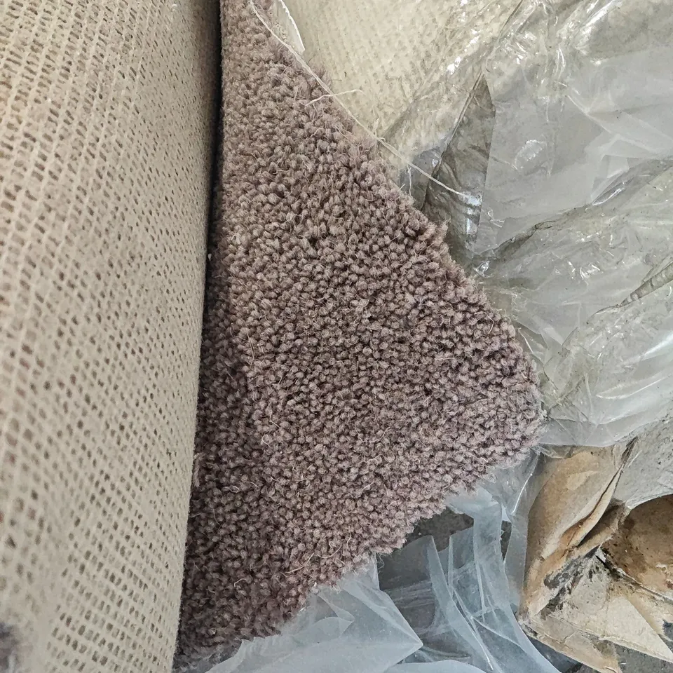QUALITY BAGGED AND ROLLED DURHAM TWIST CARPET IN ELEPHANT - APPROXIMATELY LENGTH 3.5M WIDTH 5M