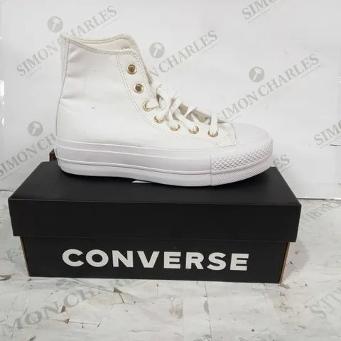BOXED PAIR OF CONVERSE ALL STAR CANVAS SHOES IN WHITE UK SIZE 3.5