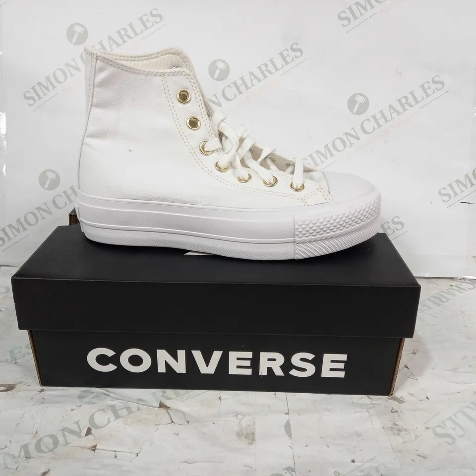 BOXED PAIR OF CONVERSE ALL STAR CANVAS SHOES IN WHITE UK SIZE 3.5
