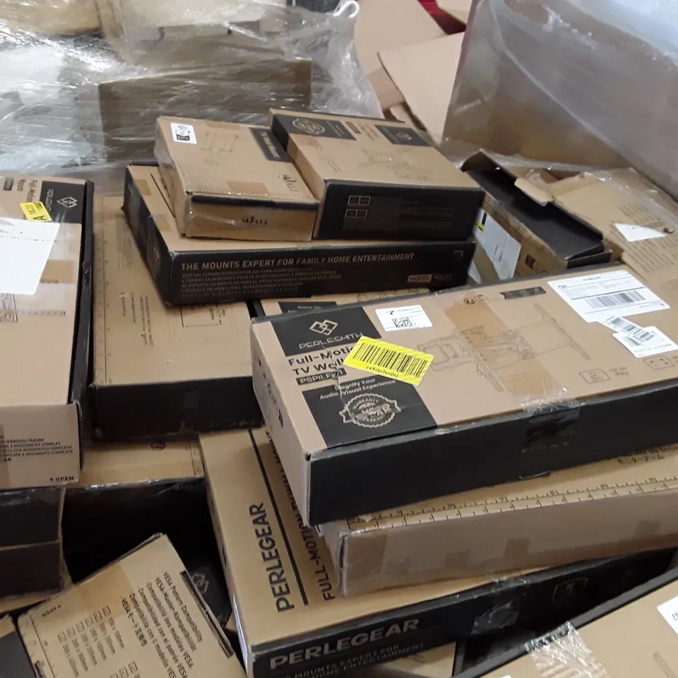PALLET CONTAINING AN ASSORTMENT OF FULL TV WALL MOUNT 