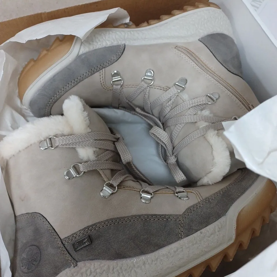 BOXED RIEKER ANTISTRESS WARM HIKING BOOTS, CREAM - SIZE 5