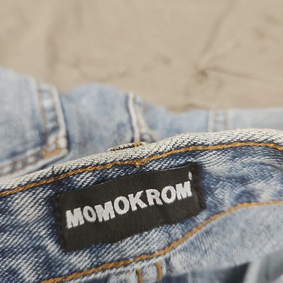 MOMOKROM RAW HEM DISTRESSED DENIM SHORTS, MID WASH – UK14 (EU42), WOMEN