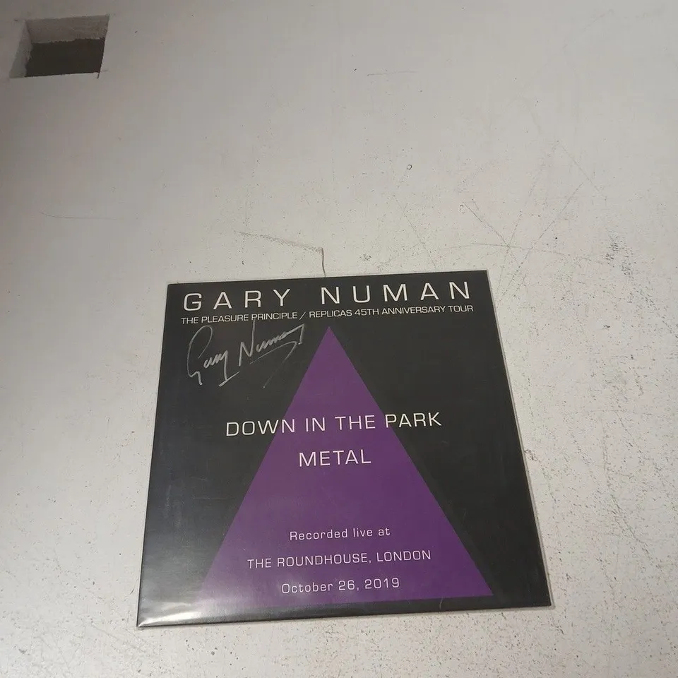 GARY NUMAN - DOWN IN THE PARK / METAL – NM1001 VINYL 7-INCH SINGLE (MADE IN CZECH REPUBLIC)
