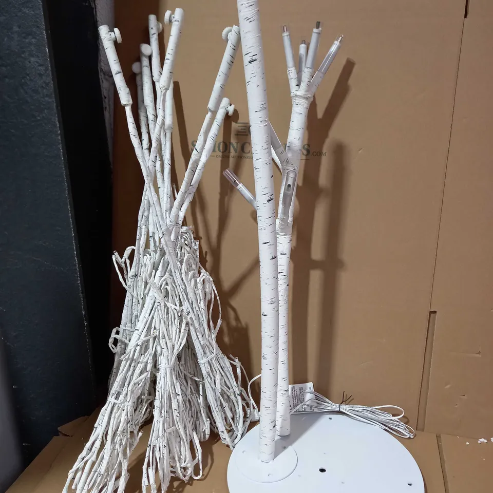 SANTA'S BEST 7FT PRE-LIT INDOOR OUTDOOR WILLOW TREE