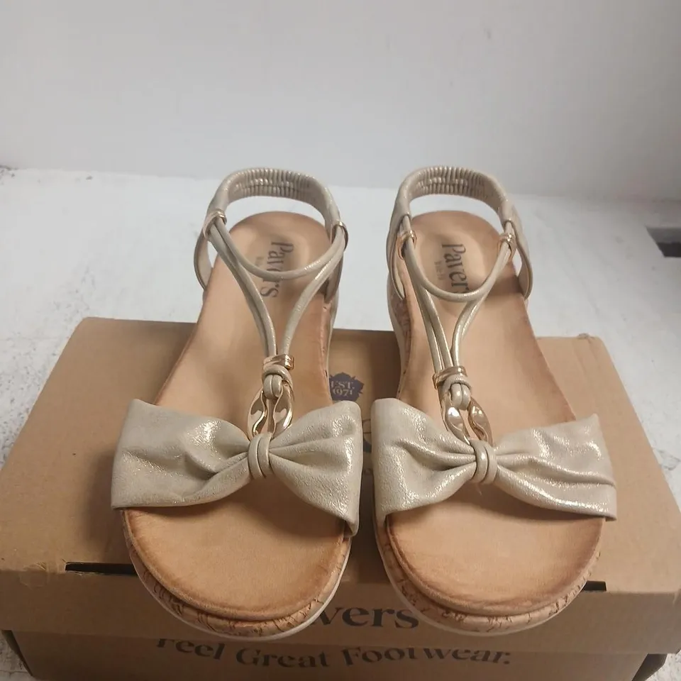 PAVERS WOMEN’S SOFT GOLD SANDALS – UK 7 (EU 40) BOW FRONT, BOXED