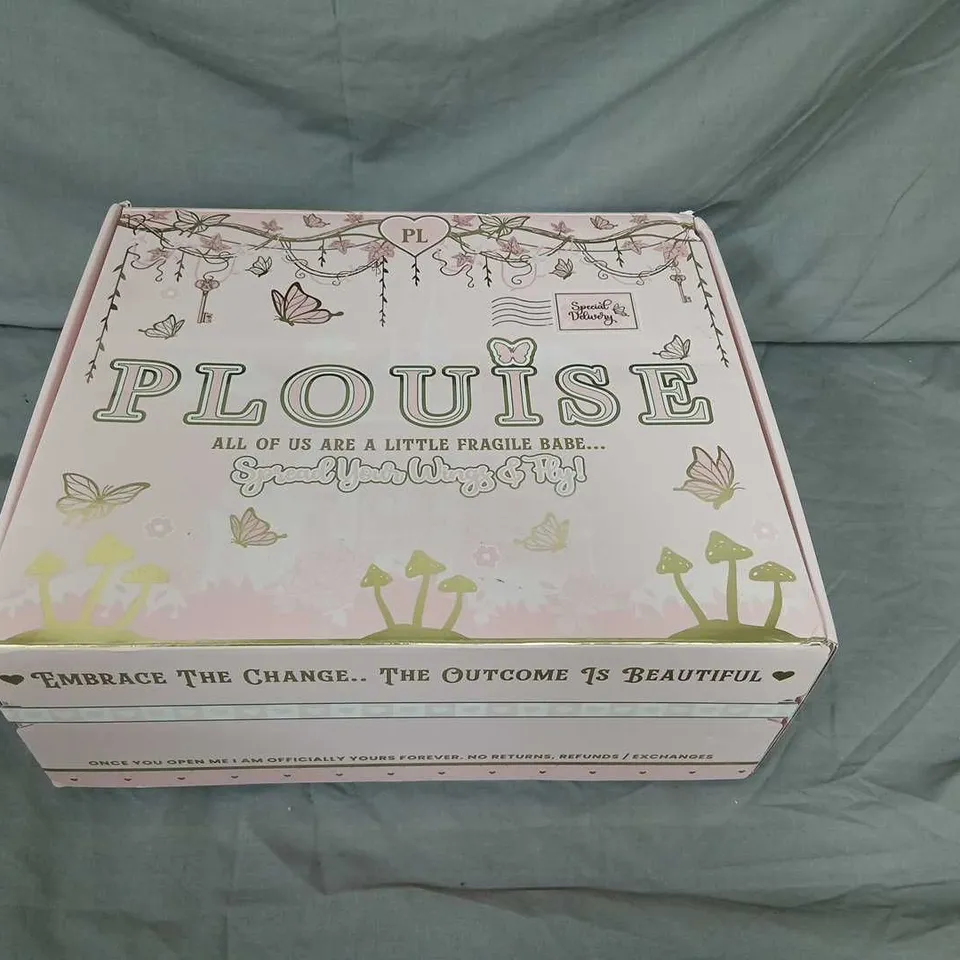 BOXED AND SEALED PLOUISE ALL OF US ARE A LITTLE FRAGILE BABE SPREAD YOUR WINGS AND FLY GIFT SET