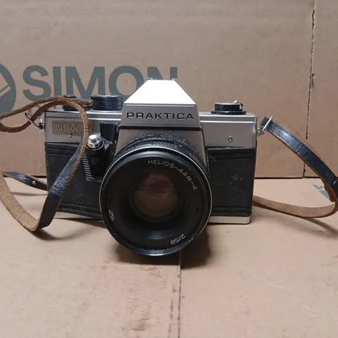 PRAKTICA NOVA 1 35MM FILM CAMERA WITH HELIOS-44M-4 58MM F/2 LENS