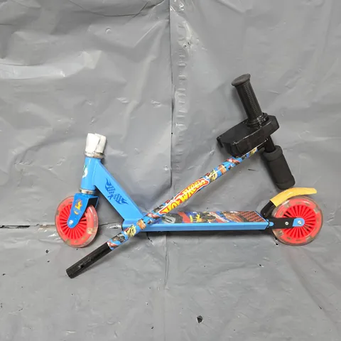 HOT WHEELS FOLDING INLINE REVVER SCOOTER WITH LIGHT UP WHEELS