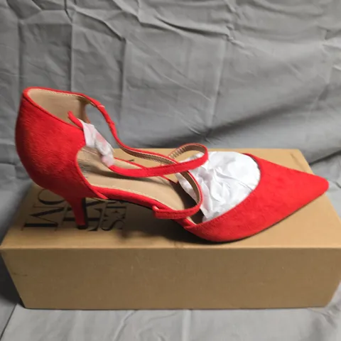 BOXED PAIR OF WHERES THAT FROM LADIES LOW KITTEN BRIDAL SANDALS - UK SIZE 8