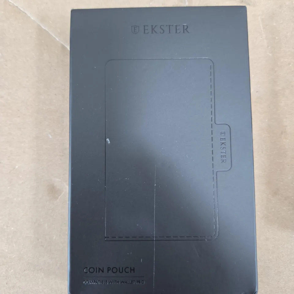 EKSTER FINDER CARD WALLET – BLACK WITH COIN POUCH (APPLE FIND MY)