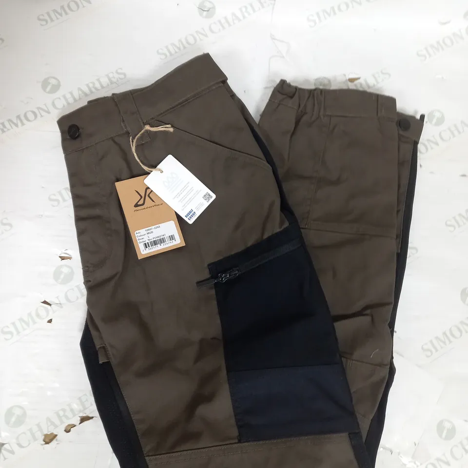 REVOLUTION RACE TROUSERS IN MUD SIZE L