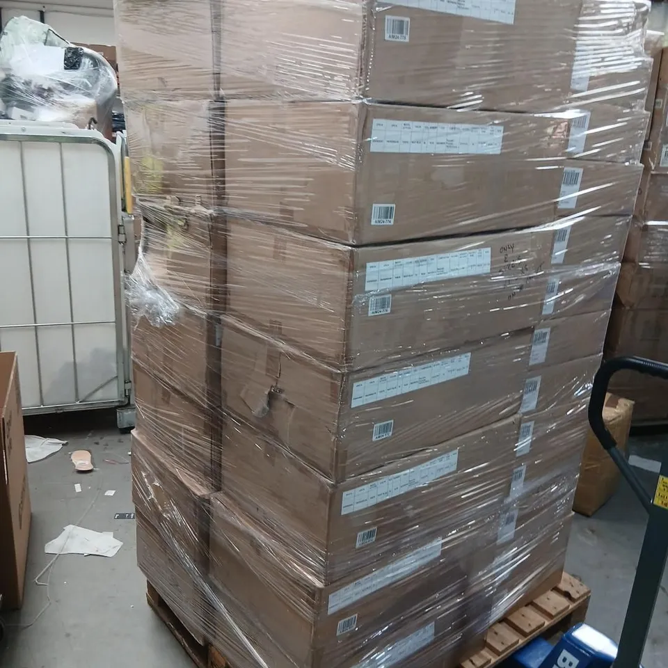 PALLET OF APPROXIMATELY 646 ITEMS OF ASSORTED CLOTHING AND ACCESSORIES