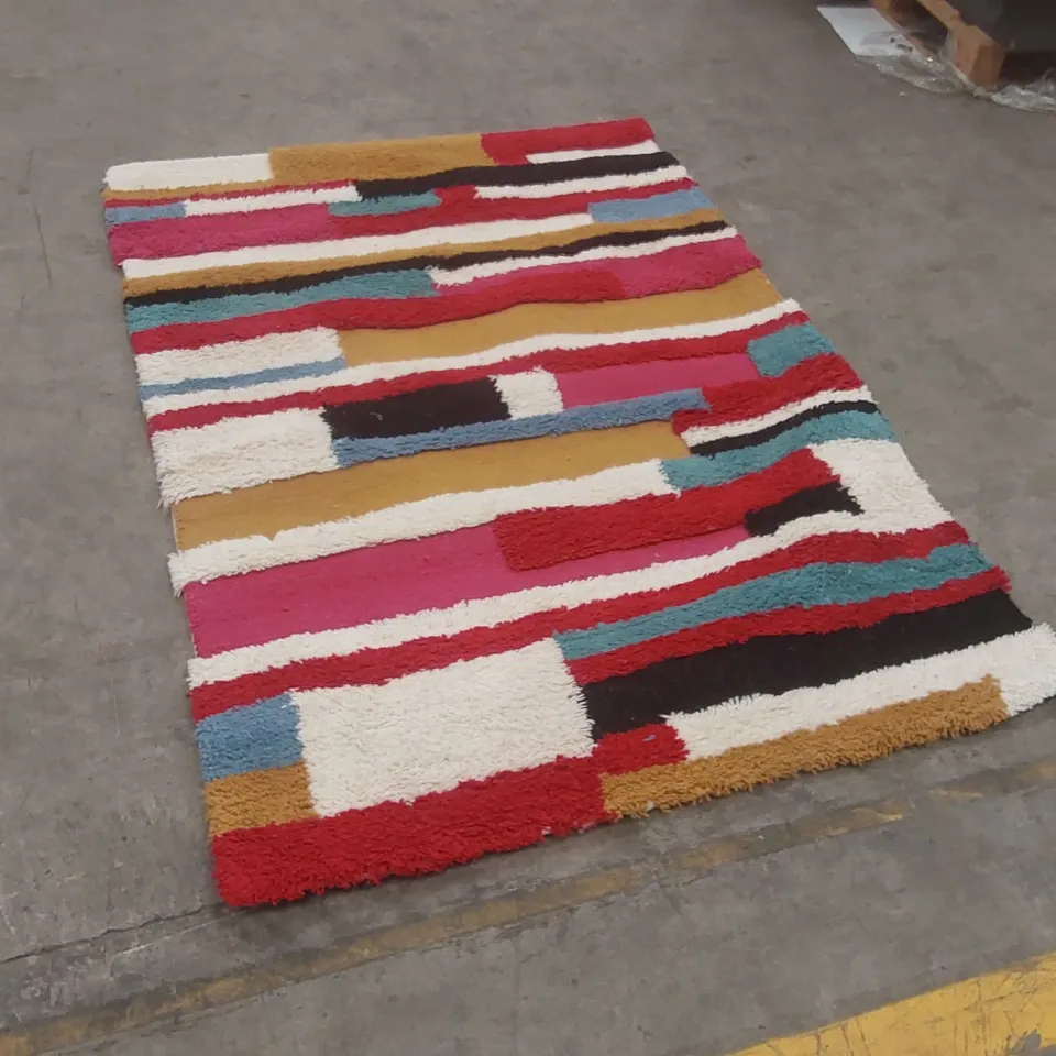 QUALITY DESIGNER AREA RUG - APPROXIMATELY 170 x 120cm