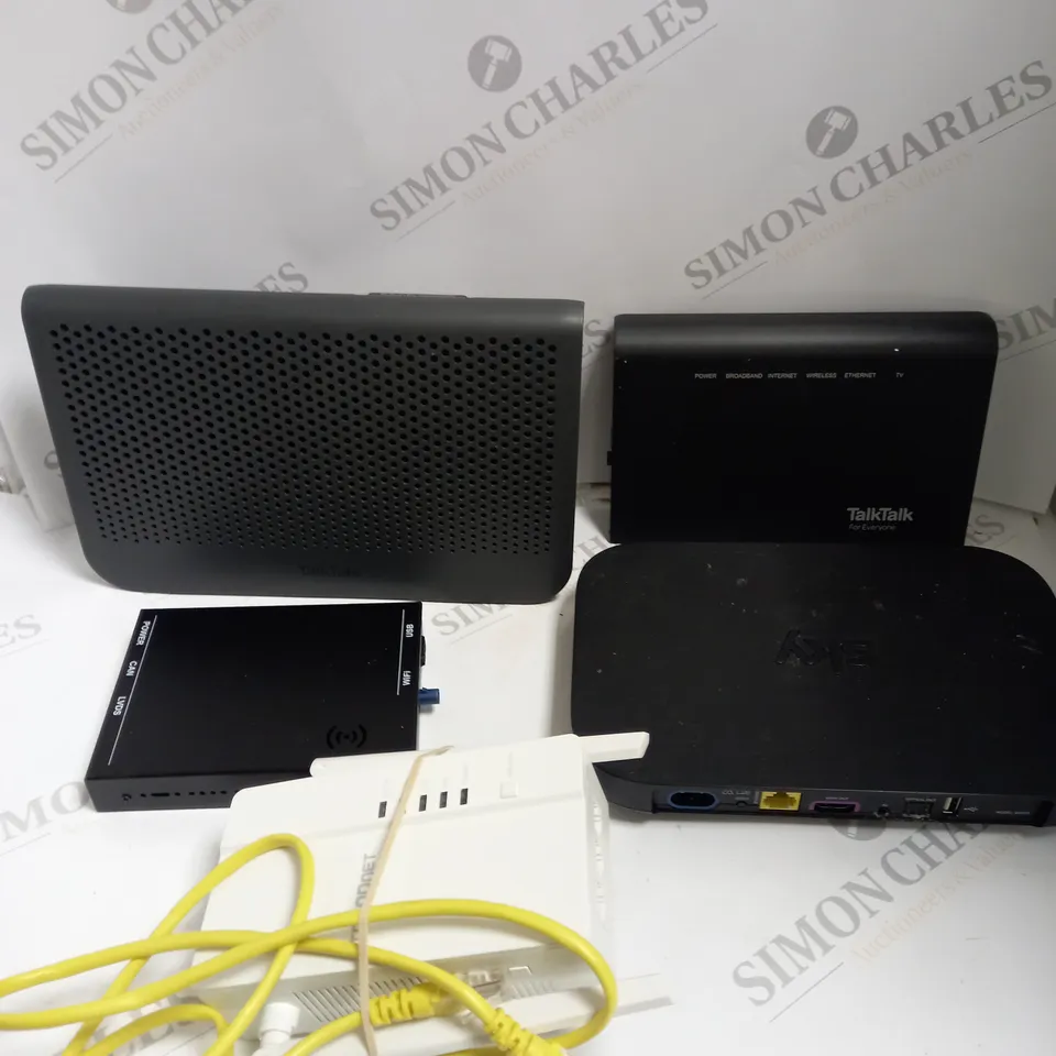 BOX TO CONTAIN APPROX. 12 X ASSORTED TECH PRODUCTS. INCLUDES ROUTERS, CABLES ETC 