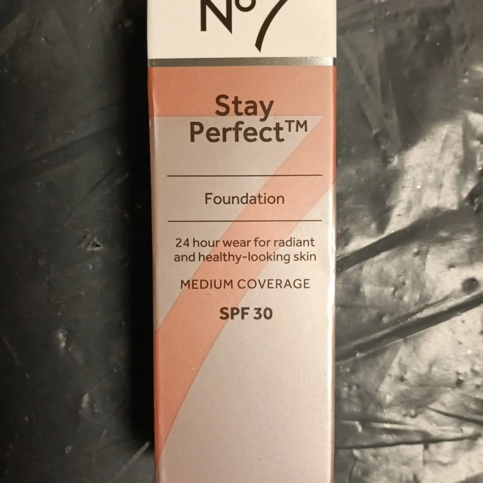 NO7 STAY PERFECT FOUNDATION - WARM BEIGE 