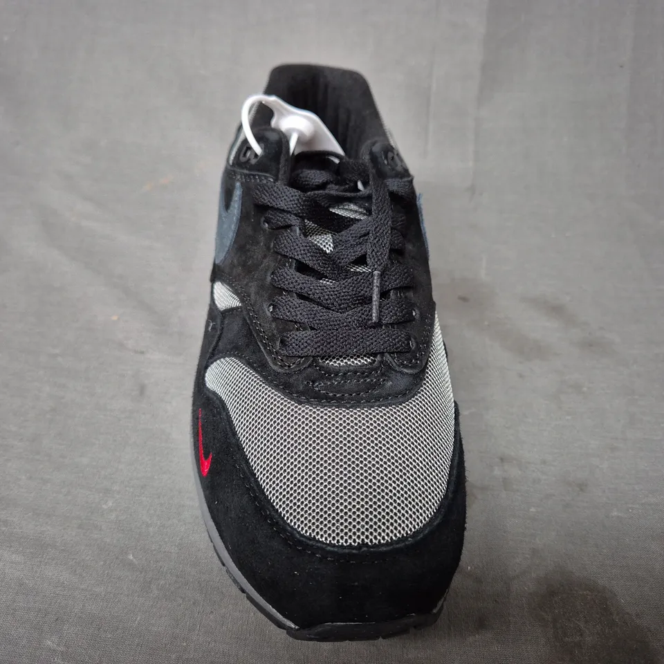 BOXED PAIR OF NIKE AIR MAX 1 SHOES IN BLACK/GREY/RED UK SIZE 7.5