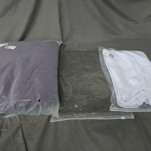 LARGE BOX OF APPROXIMATELY 20 ASSORTED CLOTHING ITEMS IN VARIOUS SIZES, STYLES AND COLOUR