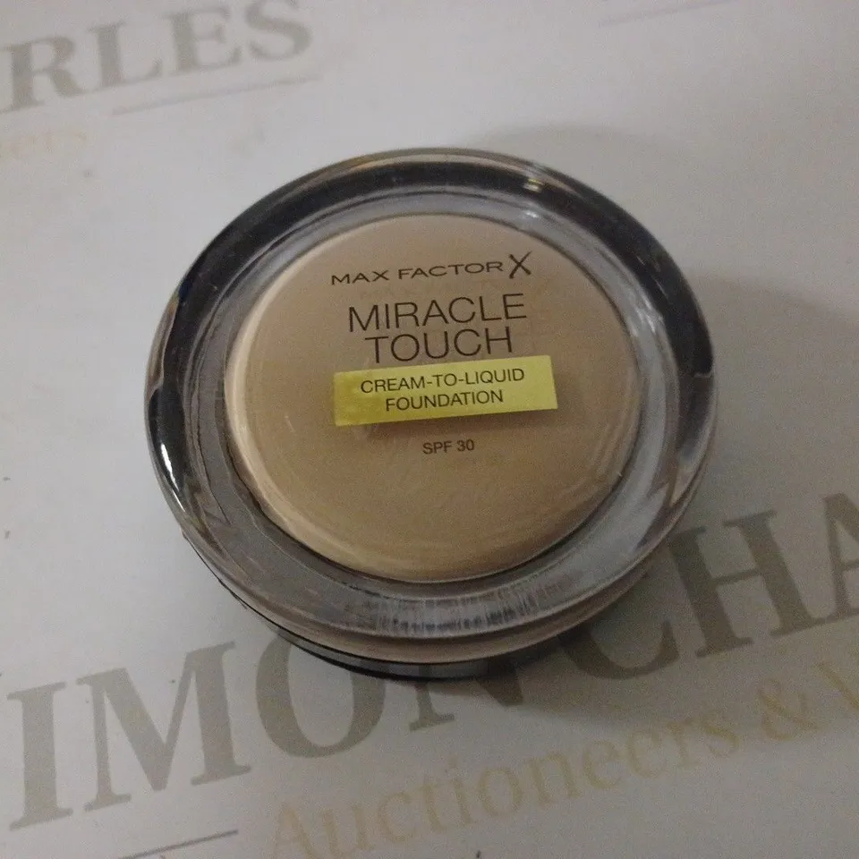 LOT OF APPROX 13 MAX FACTOR MIRACLE TOUCH FOUNDATION, CREAMY IVORY 11G