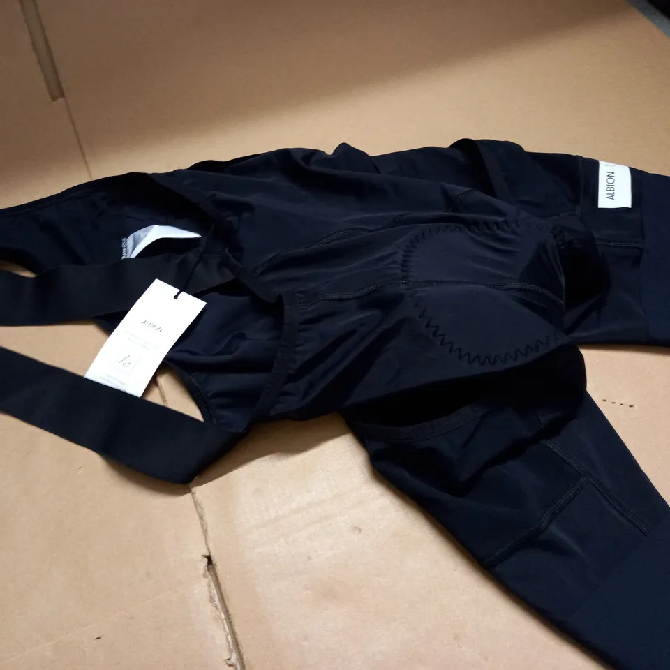 ALBION CYCLING OUTFIT - M