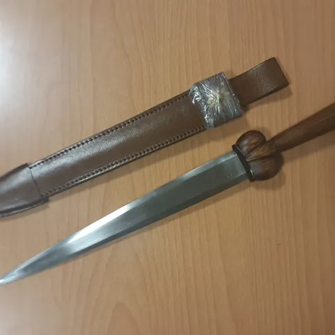 10" DOUBLE EDGED KNIFE WITH WOODEN HANDLE AND SHE