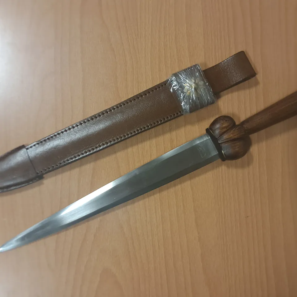 10" DOUBLE EDGED KNIFE WITH WOODEN HANDLE AND SHE