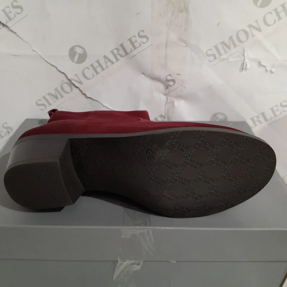 BOXED VIONIC VERA ANKLE BOOTS, BURGUNDY - SIZE 5