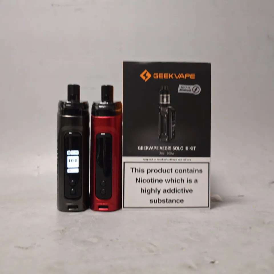 BOX OF APPROXIMATELY 15 ASSORTED E-CIGARETTES PRODUCTS TO INCLUDE - GEEK VAPE , INNOKIN 