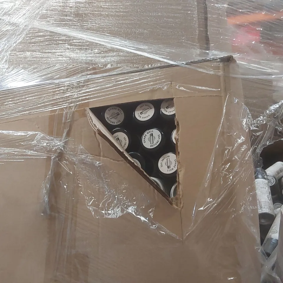 PALLET CONTAINING A VERY LARGE QUANTITY OF ASSORTED BEAUTY RELATED PRODUCTS INCLUDING: LUXURY BRUSH SETS, EYESHADOW PALETTES, HAIR SPRAY ECT