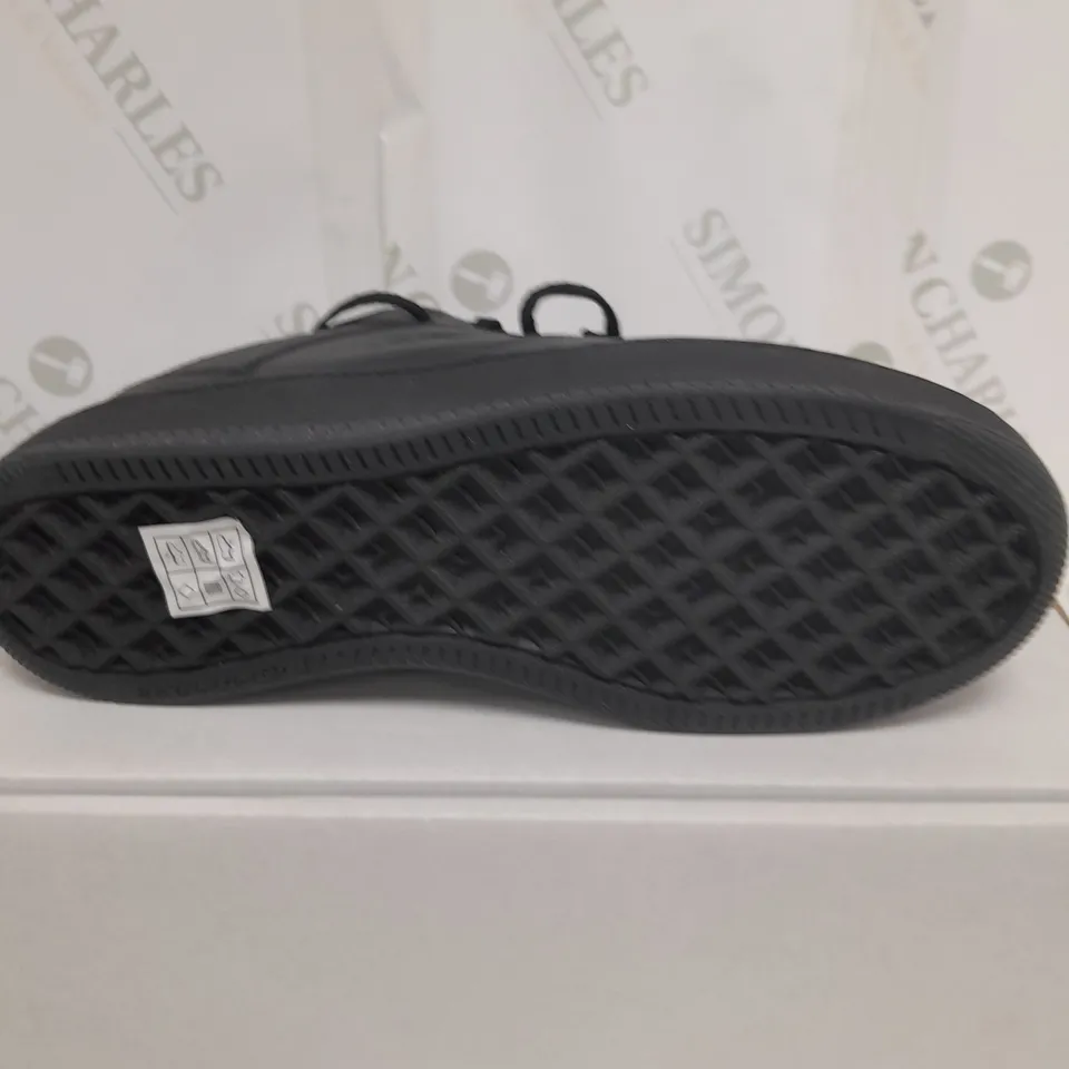 BOXED SKECHERS WORK TRAINERS IN BLACK SIZE 4.5