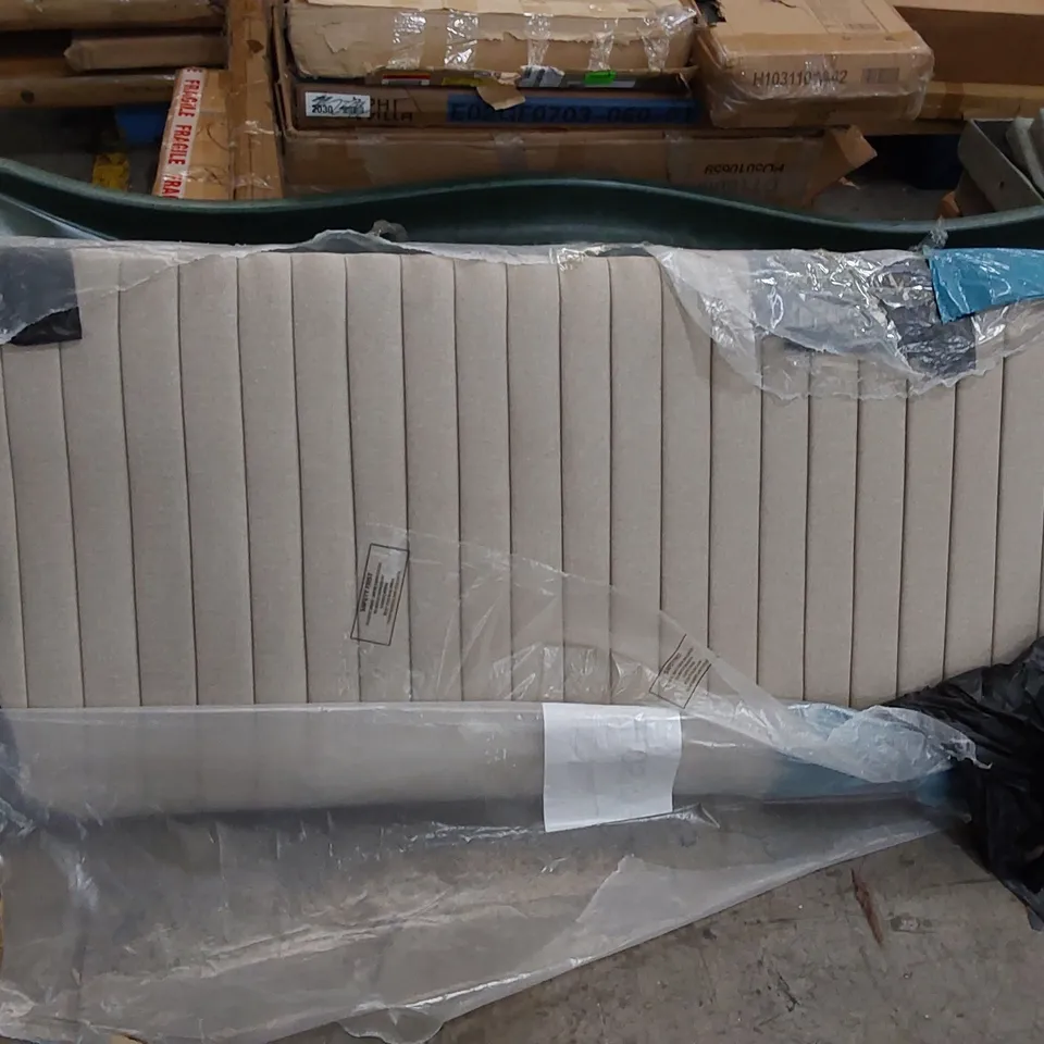 BAGGED UPHOLSTERED LINED HEADBOARD APPROX 185cm W