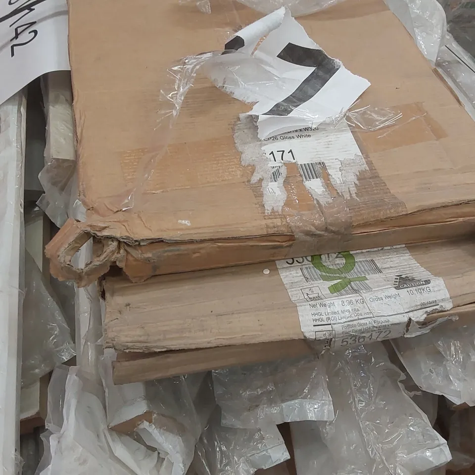 PALLET CONTAINING A LARGE ASSORTMENT OF WORKTOPS/FURNITURE PANELS ECT