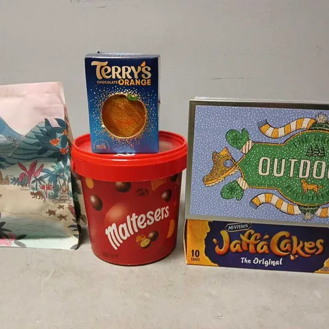 TOTE OF APPROX 7 ASSORTED FOOD ITEMS TO INCLUDE - MALTESERS TUB , TERRYS CHOCLATE ORANGE , JAFFA CAKES ETC