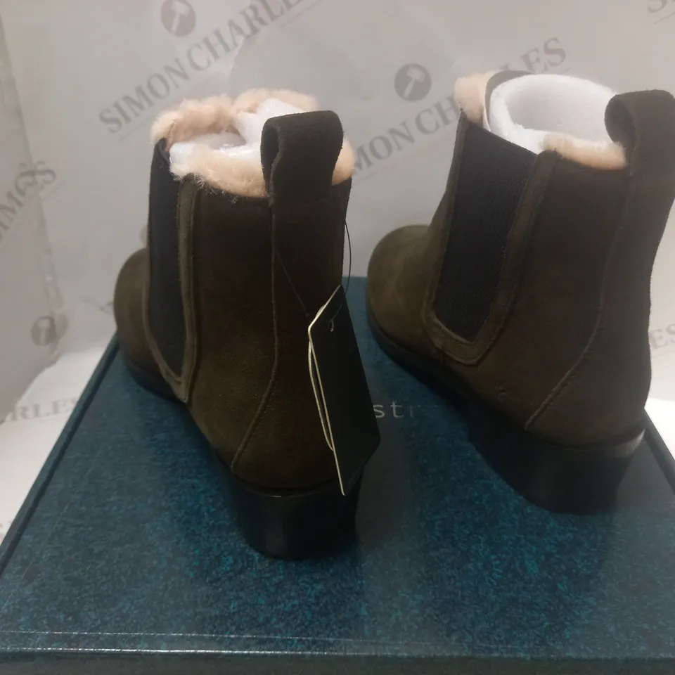 BOXED ELLIN SUADE ANKLE BOOTS - SIZE 6