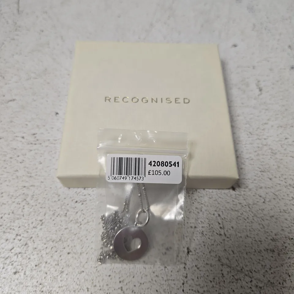 RECOGNISED NECKLACE WITH CIRCULAR HEART PENDANT 