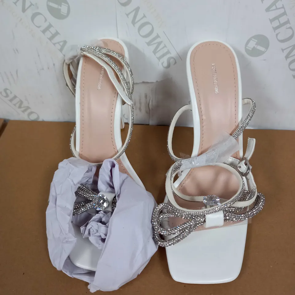 BOXED PAIR OF PRETTY LITTLE THINGS HIGH HEELS (WHITE, LEATHER), SIZE 6 UK