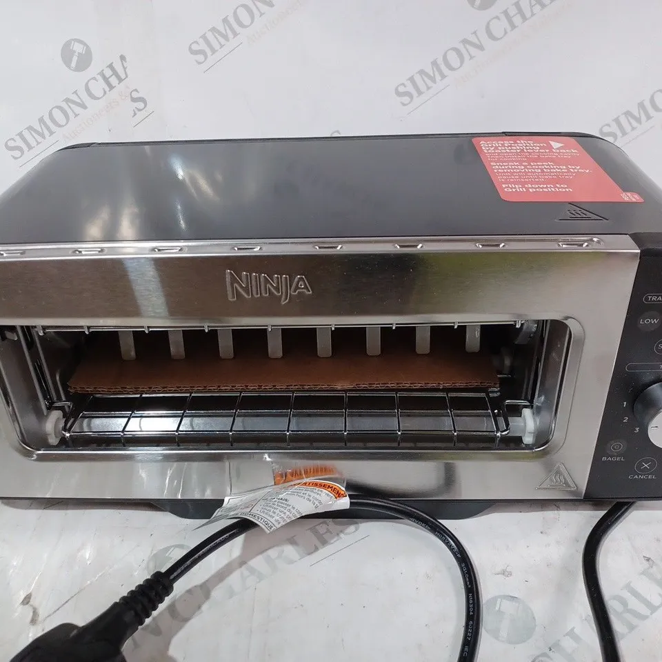 BOXED NINJA 2 IN 1 TOASTER & GRILL ST100UK