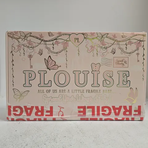 P.LOUISE MYSTERY COSMETIC GIFT SET