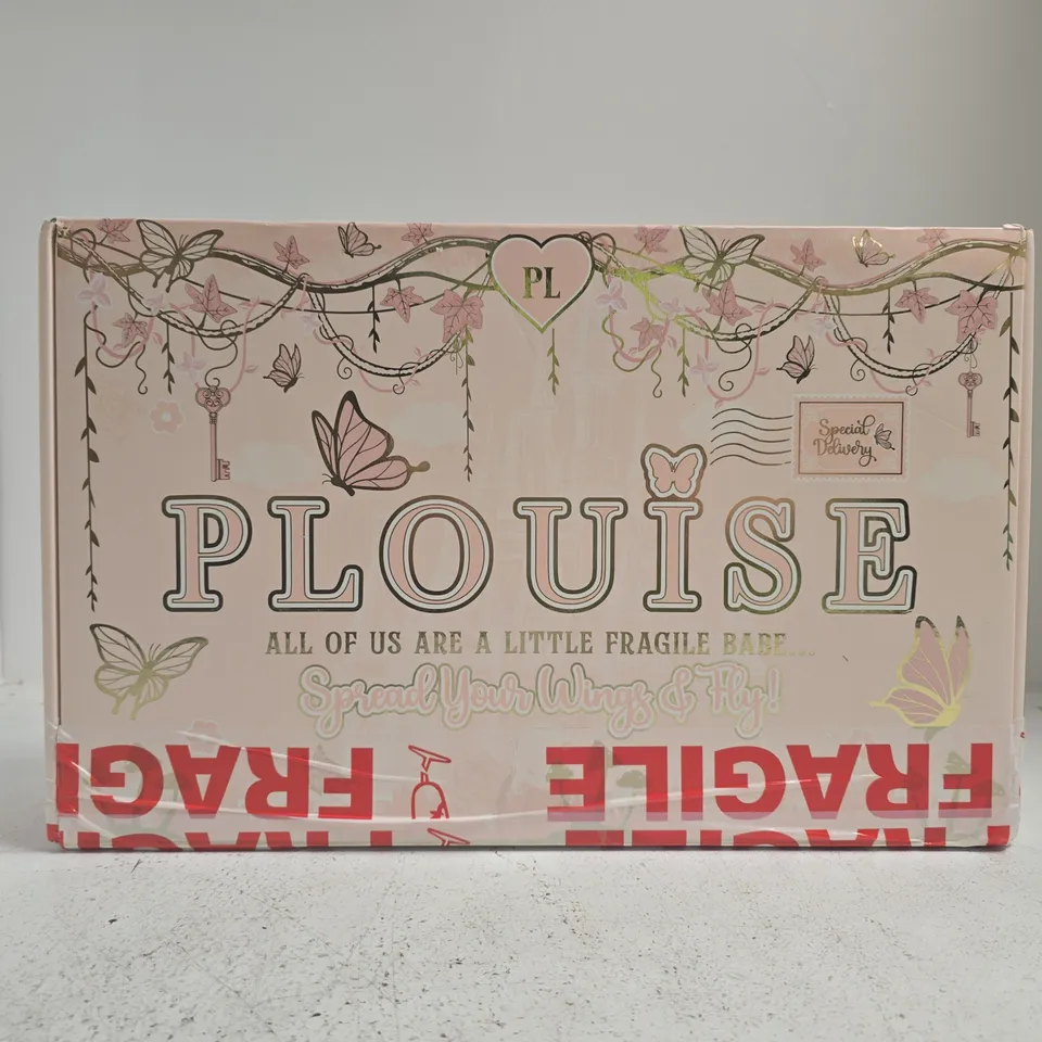 P.LOUISE MYSTERY COSMETIC GIFT SET